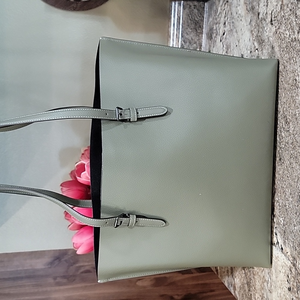 COACH NWOT Pebble Leather Mollie Large Tote Bag Pale Pistachio Green - Picture 4 of 7